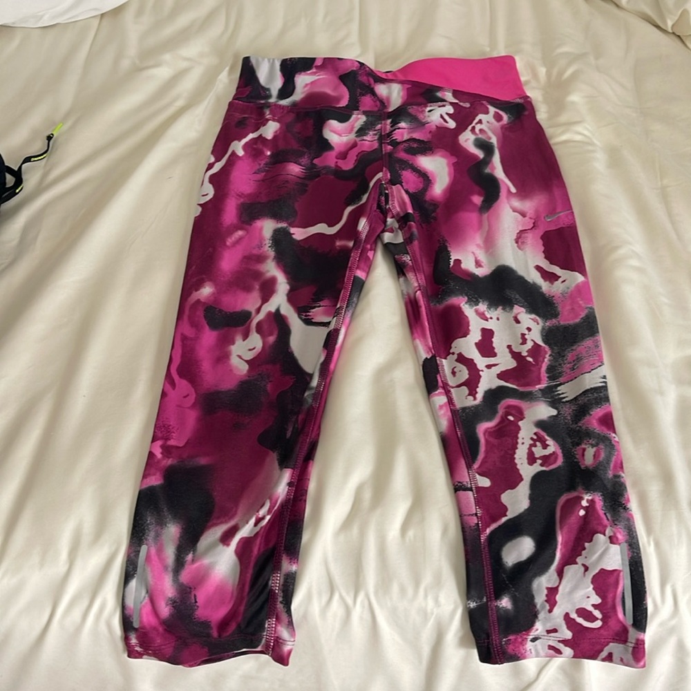 Nike DriFit Capri leggings